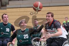 Rollstuhlbasketball —  Saison 2023/24 - Schanzer Wheelys - SV Reha Augsburg - Valentin Gmeiner Schanzer Wheelys  #11 - Simona Ladzig #25 Augsburg - XXXXX - Foto: Meyer Jürgen