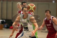 Basketball - MTV Ingolstadt - TSV Jahn Freising - Sebastian Pötig den Ball im Visier