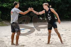 Beachvolleyball Turnier - BVV Beach Cup Ingolstadt - Kim Huber (graues Trikot) Ingolstadt und Tobias Besenböck  (schwarzes Trikot) ASV Dachau, Jubel