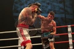 Fight-Night Profi-Boxen - München - Internationale Deutsche Meisterschaft BDB - Toni Kraft (München, dunkle Hose) - Tomas Adamek (Tschechische Republik, weiße Hose)