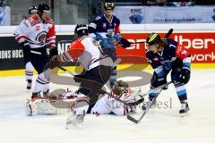 CHL - Champions Hockey League 2015 - ERC Ingolstadt - Frölunda HC - Brian Lebler (ERC 7) scheitert an Johan Gustafsson. Foto: Adalbert Michalik
