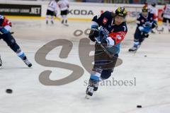 CHL - Eishockey - ERC Ingolstadt - Frölunda Göteborg - Saison 2015/2016 - Brian Lebler (#7 ERC Ingolstadt) beim warm machen - Foto: Jürgen Meyer