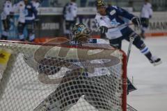 DEL - Eishockey - Saison 2018/2019 - ERC Ingolstadt - Schwenninger Wild Wings - Timo Pielmeier (#51Torwart ERCI) beim warm machen - Foto: Meyer Jürgen