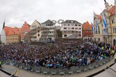 DEL - ERC Ingolstadt - Deutscher Meister 2014 - Eishockey - Meisterschaftsfeier - Ingolstadt Rathausplatz - über 5000 Fans feiern