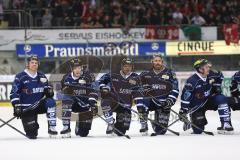 DEL - Saison 2014/2015 - ERC Ingolstadt - Augsburg Panther EV - das Team kniet vor den Fans Sieg Jubel