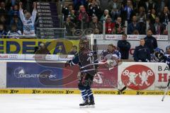 DEL - Eishockey - Finale 2015 - Spiel 2 - ERC Ingolstadt - Adler Mannheim - Tor Dustin Friesen (ERC 14) Jubel, wird nicht gegeben