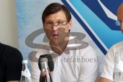 Pressekonferenz - Eishockey-Kompetenzzentrums - Nachwuchsleistungszentrum - Claus Gröbner, Geschäftsführer des ERC Ingolstadt