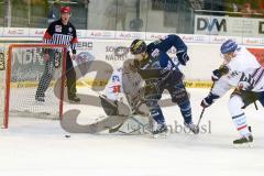 DEL - Eishockey - ERC Ingolstadt - Adler Mannheim - Saison 2015/2016 - Danny Irmen (#19 ERC Ingolstadt) - Emery Raymond Torwart(#30 Mannheim) - Foto: Meyer Jürgen