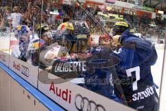 DEL - Eishockey - ERC Ingolstadt - EHC Red Bull München - John Laliberte (#15 ERC Ingolstadt) - Rauferei - Schlägerei - Saison 2015/2016 - Foto: Meyer Jürgen