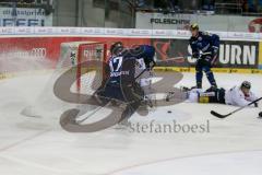 DEL - Eishockey - ERC Ingolstadt - Eisbären Berlin - Saison 2015/2016 - Petr Taticek (#17 ERC Ingolstadt) - Vehanen Petri Torwart (#31 Berlin) - Foto: Meyer Jürgen