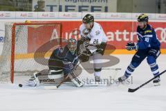 DEL - Eishockey - ERC Ingolstadt - Nürnberg Ice Tigers - Saison 2016/2017 - Timo Pielmeier Torwart (#51 ERCI) - Steven Reinprecht (#28 Nürnberg) - Foto: Meyer Jürgen