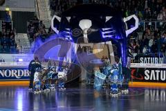 DEL - Eishockey - ERC Ingolstadt - Eisbären Berlin - Saison 2016/2017 - Einlaufkinder vor dem Spiel - Pantherkopf - Foto: Meyer Jürgen