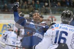 DEL - Eishockey - ERC Ingolstadt - Iserlohn Roosters - Saison 2016/2017 - Der 2:2 Ausgleichstreffer von Danny Irmen (#19 ERCI) - jubel - Foto: Meyer Jürgen