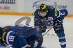DEL - Eishockey - ERC Ingolstadt - Augsburger Panther - Saison 2016/2017 - Thomas Oppenheimer (#8 ERCI) beim Bully - Foto: Meyer Jürgen