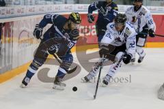 DEL - Eishockey - ERC Ingolstadt - Iserlohn Roosters - Saison 2016/2017 - Darryl Boyce (#10 ERCI)  - Dziurzynski David (#22 Iserlohn) - Foto: Meyer Jürgen