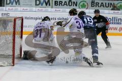 DEL - Eishockey - ERC Ingolstadt - Krefeld Pinguine - Saison 2016/2017 - Patrick Galbraith Torwart (#31 Krefeld) - Kyle Sonnenburg (#34 Krefeld) - Danny Irmen (#19 ERCI) - Foto: Meyer Jürgen