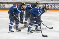 DEL - Eishockey - ERC Ingolstadt - Schwenninger Wild Wings - Saison 2016/2017 - Patrick McNeill (#2 ERCI) - Thomas Oppenheimer (#8 ERCI) - John Laliberte (#15 ERCI) beim Bully - Foto: Meyer Jürgen