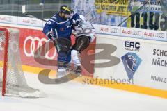 DEL - Eishockey - ERC Ingolstadt - Schwenninger Wild Wings - Saison 2016/2017 - Jean-Francois Jacques (#44 ERCI) checkt - 84 Jiri Hunkes (Schwenninger Wild Wings) - Foto: Meyer Jürgen