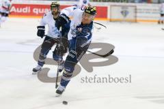 DEL - Eishockey - ERC Ingolstadt - Adler Mannheim - Saison 2016/2017 - Patrick McNeill (#2 ERCI)beim warm machen - Foto: Meyer Jürgen
