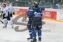 DEL - Eishockey - ERC Ingolstadt - Schwenninger Wild Wings - Saison 2016/2017 - Petr Pohl (#33 ERCI) schiesst das 2:0 - Jubel - Foto: Meyer Jürgen