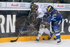 DEL - Eishockey - ERC Ingolstadt - Krefeld Pinguine - Saison 2016/2017 - Patrick McNeill (#2 ERCI) - Marco Rosa (#19 Krefeld) - Foto: Meyer Jürgen
