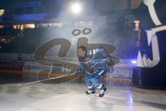 DEL - Eishockey - ERC Ingolstadt - Fischtown Pinguins - Saison 2016/2017 - Brian Salcido (#22 ERCI) beim Einlaufen - Foto: Meyer Jürgen