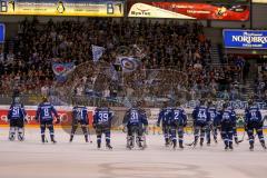DEL - Eishockey - ERC Ingolstadt - Krefeld Pinguine - Saison 2016/2017 - Die Mannschaft bedankt sich bei den Fan`s - Jubel - Foto: Meyer Jürgen