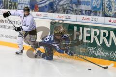 DEL - Eishockey - ERC Ingolstadt - Straubing Tigers - Saison 2016/2017 - Danny Irmen (#19 ERCI) - Connolly Michael (#22 Straubing) - Foto: Meyer Jürgen