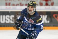 DEL - Eishockey - ERC Ingolstadt - Krefeld Pinguine - Saison 2016/2017 - Brandon Buck (#9 ERCI) mit einem blauen Auge - Gesichtsschutz - Veilchen - Foto: Meyer Jürgen