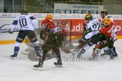 DEL - Eishockey - ERC Ingolstadt - Fischtown Pinguins - Saison 2016/2017 - Darryl Boyce (#10 ERCI)  mit einer Torchance - Jerry Kuhn (Torwart #35 Bremerhaven) - Brian Salcido (#22 ERCI) - Foto: Meyer Jürgen