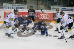 DEL - Eishockey - ERC Ingolstadt - Krefeld Pinguine - Saison 2016/2017 - Timo Pielmeier Torwart (#51 ERCI) - Herberts Vasiljevs (#23 Krefeld) - Daniel Pietta (#86 Krefeld) - Daniel Pietta (#86 Krefeld) - Foto: Meyer Jürgen