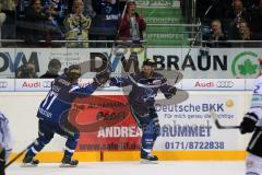 DEL - Eishockey - ERC Ingolstadt - Schwenninger Wild Wings - rechts Petr Pohl (ERC 33) trifft zum 1:0 Tor Jubel, mit Petr Taticek (ERC 17)