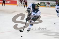 DEL - Eishockey - ERC Ingolstadt - Saison 2016/2017 - ERC Ingolstadt - Sparta Prag - Dustin Friesen (#14 ERCI) beim warm machen - Foto: Meyer Jürgen