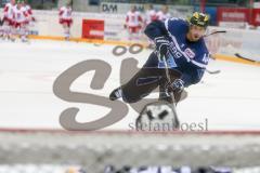 DEL - Eishockey - ERC Ingolstadt - HCB Südtirol Alperia - Saison 2016/2017 - Jean-Francois Jacques (#44 ERCI) beim warm machen - Foto: Meyer Jürgen