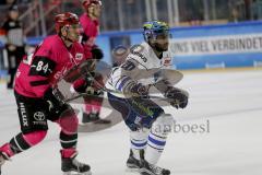 DEL - Eishockey - Kölner Haie - ERC Ingolstadt - Saison 2017/2018 - Greg Mauldin (#20 ERCI) - Jean-Francois Boucher(#84 Köln) - Foto: Markus Banai