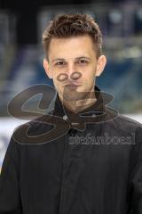 DEL - Eishockey - ERC Ingolstadt - Saison 2017/2018 - Portrait - Shooting - Pressesprecher Martin Wimösterer
