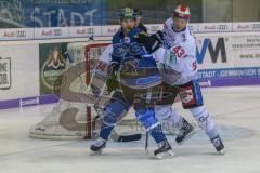 DEL - Eishockey - ERC Ingolstadt - Schwenninger Wild Wings - Saison 2017/2018 - Jacob Berglund (#12 ERCI) - Dustin Strahlmeier Torwart (#34 Schwenningen) - Kyle Sonneburg (#43 Schwenningen) - Foto: Meyer Jürgen