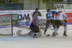 DEL - Eishockey - ERC Ingolstadt - Schwenninger Wild Wings - Saison 2017/2018 - Dustin Strahlmeier Torwart (#34 Schwenningen) - Darin Olver (#40 ERCI) - Dominik Bohac (#86 Schwenningen) - Foto: Meyer Jürgen