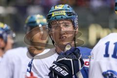 DEL - Eishockey - ERC Ingolstadt - Nürnberg Ice Tigers - Saison 2017/2018 - Brandon Buck (#9 ERCI) beim warm machen - Foto: Meyer Jürgen