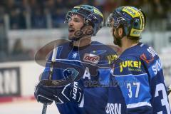 DEL - Eishockey - Saison 2017/2018 - ERC Ingolstadt - Iserlohn Roosters - Darin Olver (ERC 40) Sean Sullivan (ERC 37)
