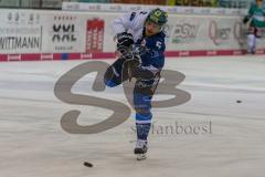 DEL - Eishockey - ERC Ingolstadt - Schwenninger Wild Wings - Saison 2017/2018 - Fabio Wagner (#5 ERCI) beim warm machen - schuss - Foto: Meyer Jürgen