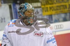 DEL - Eishockey - ERC Ingolstadt - Iserlohn Roosters - Torwart Mathias Lange (Iserlohn 24) Blick zur Uhr