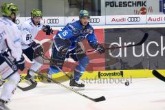 DEL - Eishockey - ERC Ingolstadt - Iserlohn Roosters - John Laliberte (ERC 15) Dieter Orendorz (Iserlohn62)