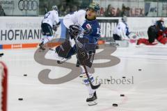 DEL - Eishockey - ERC Ingolstadt - Kölner Haie - Saison 2017/2018 - John Laliberte (#15 ERCI) beim warm machen - Foto: Meyer Jürgen