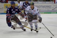 DEL - Eishockey - ERC Ingolstadt - Adler Mannheim - Saison 2017/2018 - Laurin Braun (#91 ERCI) - Sinan Akdag (#6 Mannheim) - Foto: Meyer Jürgen