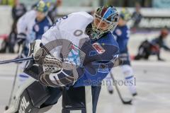 DEL - Eishockey - ERC Ingolstadt - Kölner Haie - Saison 2017/2018 - Jochen Reimer (#32Torwart ERCI) beim warm machen - Foto: Meyer Jürgen