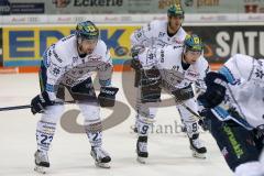 DEL - Eishockey - ERC Ingolstadt - Adler Mannheim - Saison 2017/2018 - Matt Pelech (#23 ERCI) - Brandon Buck (#9 ERCI) beim Bully - Foto: Meyer Jürgen