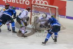 DEL - Eishockey - ERC Ingolstadt - Eisbären Berlin - Saison 2017/2018 - Brett Olson (#16 ERCI) mit einer Torchance - Petri Vehanen Torwart (#31 Berlin) - Foto: Meyer Jürgen