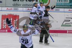 DEL - Eishockey - ERC Ingolstadt - Augsburger Panther - Saison 2017/2018 - David Elsner (#61 ERCI) schiesst den 3:3 Ausgleichstreffer - Jubel - Sean Sullivan (#37 ERCI) - Foto: Meyer Jürgen
