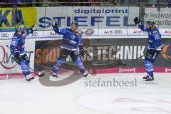 DEL - Eishockey - ERC Ingolstadt - Eisbären Berlin - Saison 2017/2018 - Thomas Greilinger (#39 ERCI) mit dem 1:0 Führungstreffer - Marvin Cüpper Torwart (#39 Berlin) - Danny Richmond (#9 Berlin) - jubel - Foto: Meyer Jürgen